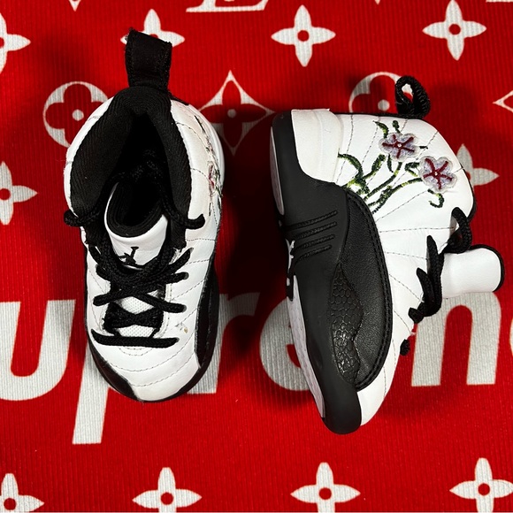 ❤️like new little jordan 12 floral size 5C - Picture 2 of 6